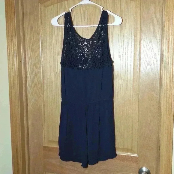 Cape Juby women's medium romper NWT navy with white flowers lightweight - Picture 5 of 7